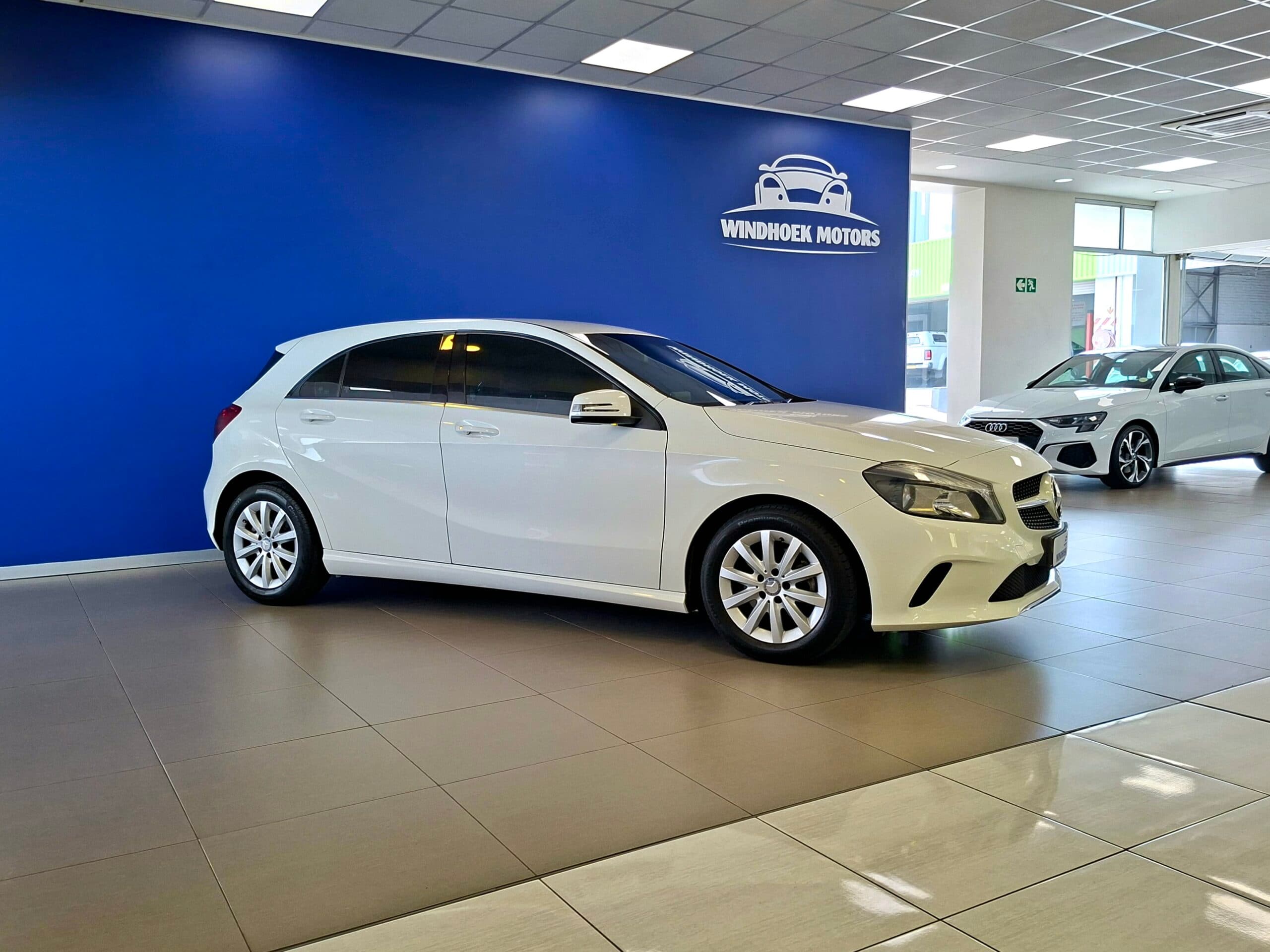 2016 Mercedes-Benz A200 Style Manual